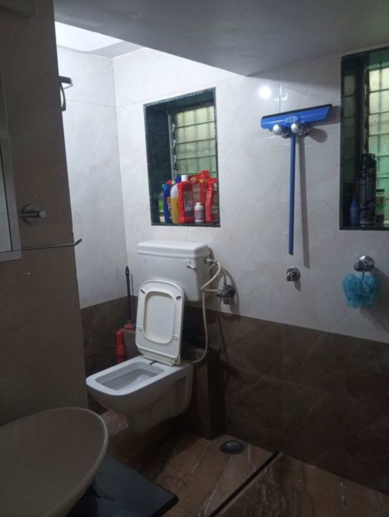 Bathroom, shastri nagar 2 Bedroom 540 Sq.Ft. Apartment In Shastri Nagar Thane 10725512
