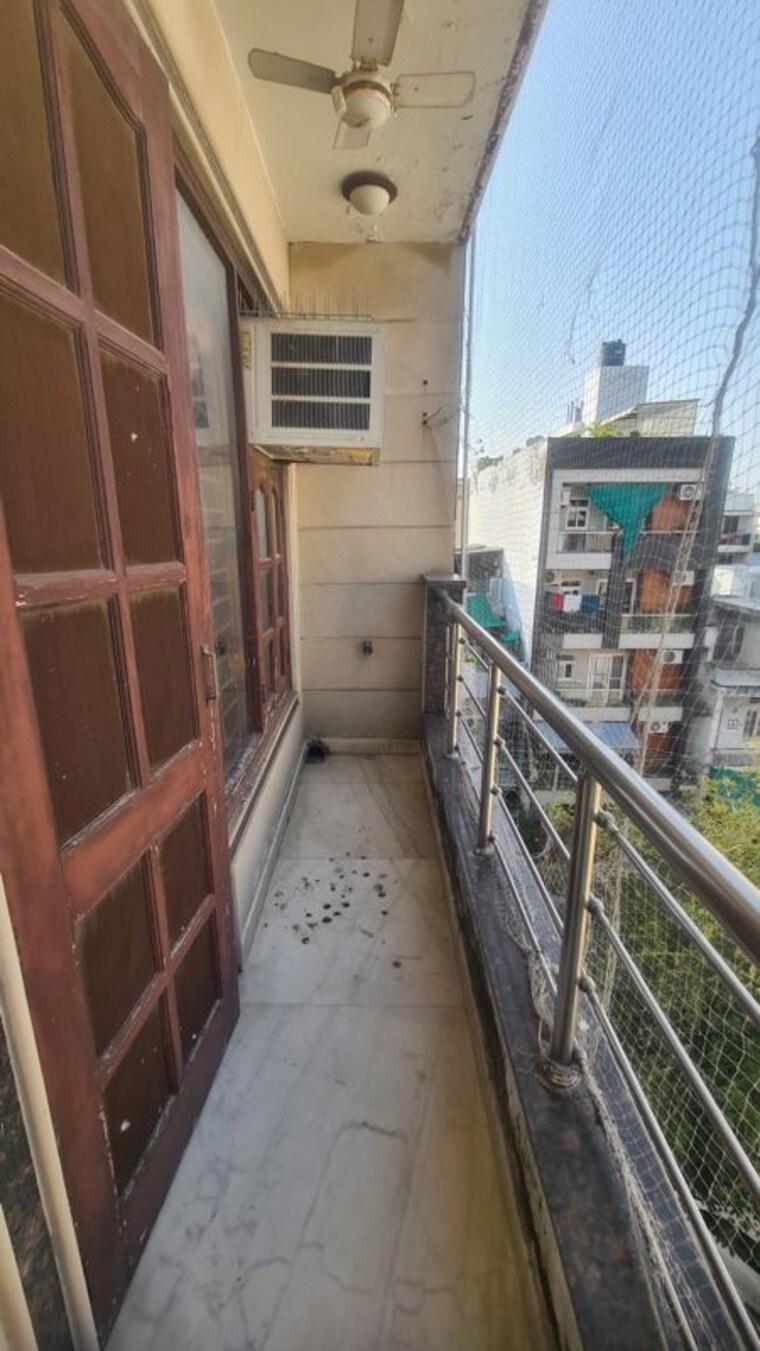 Balcony, naraina 3 Bedroom 125 Sq.Yd. Builder Floor In Naraina Delhi 10725524