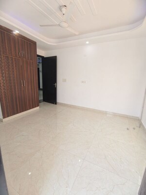 Room in 3 BHK Builder Floor at Chattarpur – for Rent