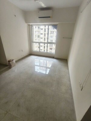 Room in 1 BHK Apartment at Lodha Amara, Kolshet Road – for Rent