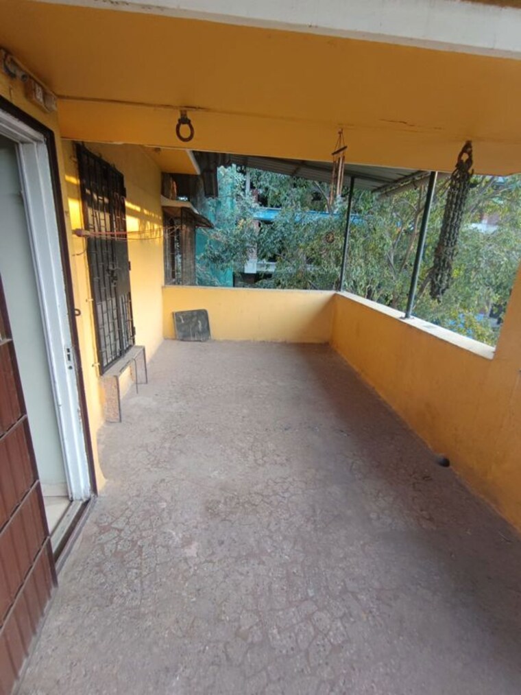 Balcony, rameshwar-chs Commercial Office Space 800 Sq.Ft. In Naupada Thane 10725580