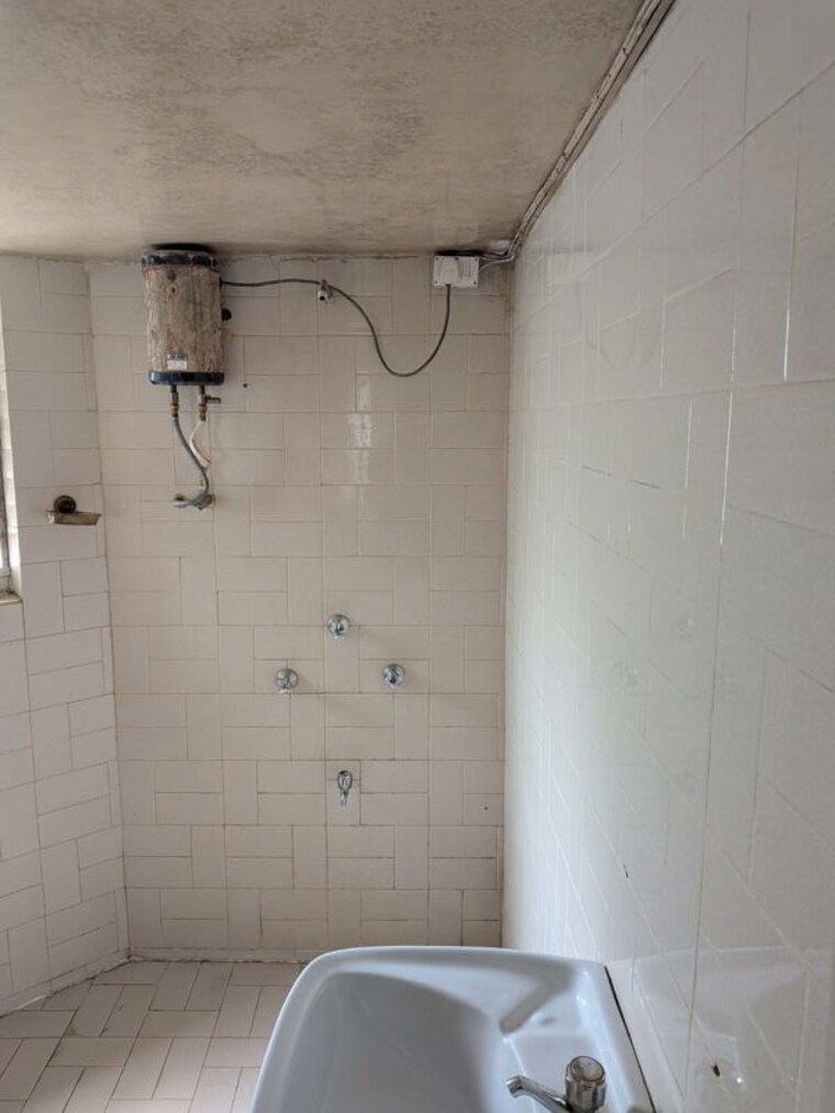 Bathroom, yerawada 2 Bedroom 1100 Sq.Ft. Apartment In Yerawada Pune 10725634