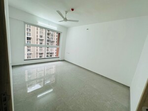 Room in 2 BHK Apartment at Zen Elite, Kharadi – for Rent