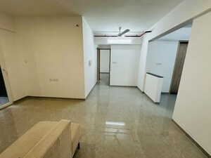 Room in 2 BHK Apartment at Zen Elite, Kharadi – for Rent