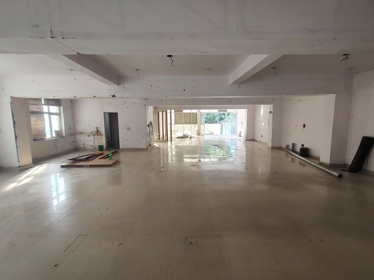  Parking, sector 63 Commercial Warehouse 3000 Sq.Ft. In Sector 63 Noida 10725644