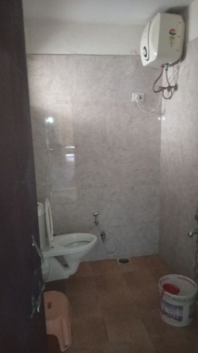 Bathroom, bhojpal-shree-krishna-heights 3 Bedroom 1580 Sq.Ft. Apartment In Katara Hills Bhopal 10725671