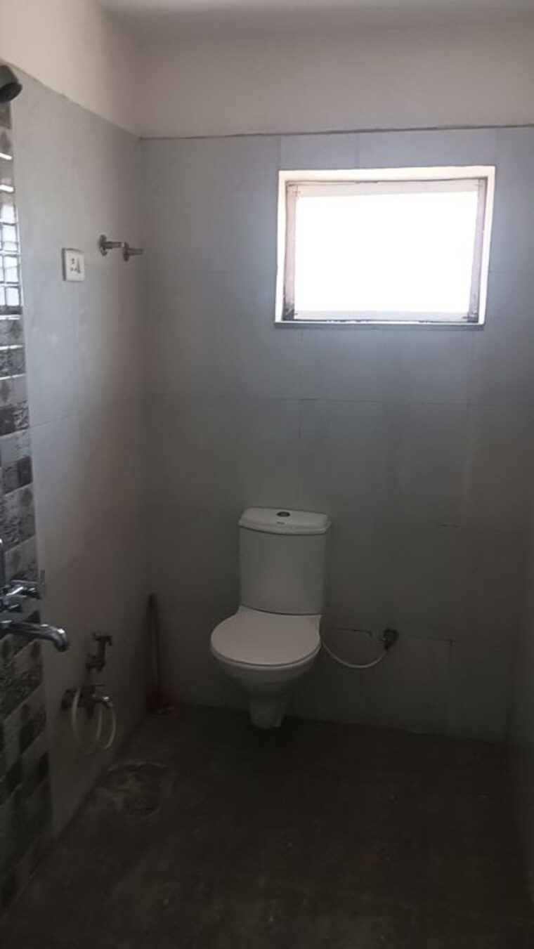 Bathroom, bhojpal-shree-krishna-heights 3 Bedroom 1580 Sq.Ft. Apartment In Katara Hills Bhopal 10725671