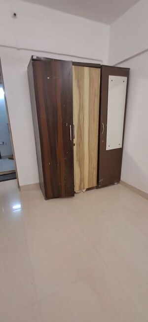 Furnished Amenities in 2 BHK Apartment at Shiv Kirti Apartment, Malad West – for Rent
