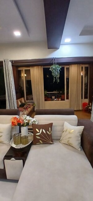 Furnished Amenities in 4 BHK Apartment at Wardha rd – for Rent