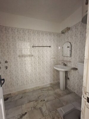 Bathroom in 3 BHK Apartment at Craft Destination 43, Sector 43 – for Rent