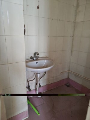 Bathroom in 2 BHK Builder Floor at Palam Vihar – for Rent