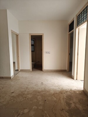 Room in 2 BHK Builder Floor at Palam Vihar – for Rent