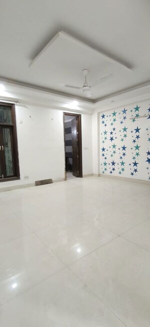 Room in 3 BHK Apartment at Saket – for Rent