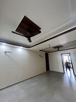 Furnished Amenities in 3 BHK Builder Floor at BPTP District 3, Sector 85 – for Sale