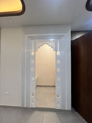 Furnished Amenities in 3 BHK Builder Floor at BPTP District 3, Sector 85 – for Sale