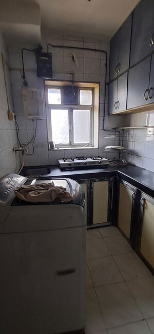 Parking in 1 BHK Apartment at Malad Apartment, Malad West – for Rent