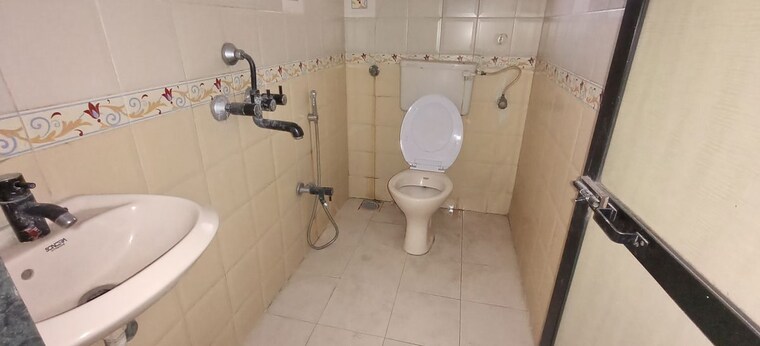 Bathroom, shagun-chs 3 Bedroom 1385 Sq.Ft. Apartment In Nerul Navi Mumbai 10725816