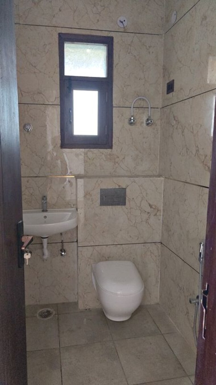 Bathroom, pratap vihar 2 Bedroom 850 Sq.Ft. Builder Floor In Pratap Vihar Ghaziabad 10725856