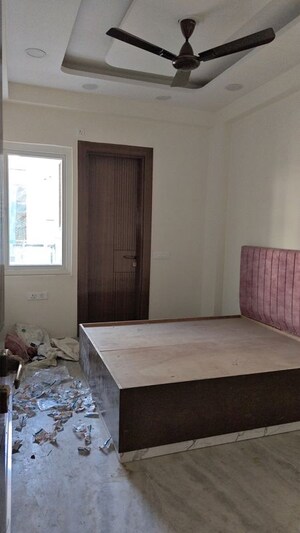 Furnished Amenities in 3 BHK Builder Floor at Pratap Vihar – for Sale