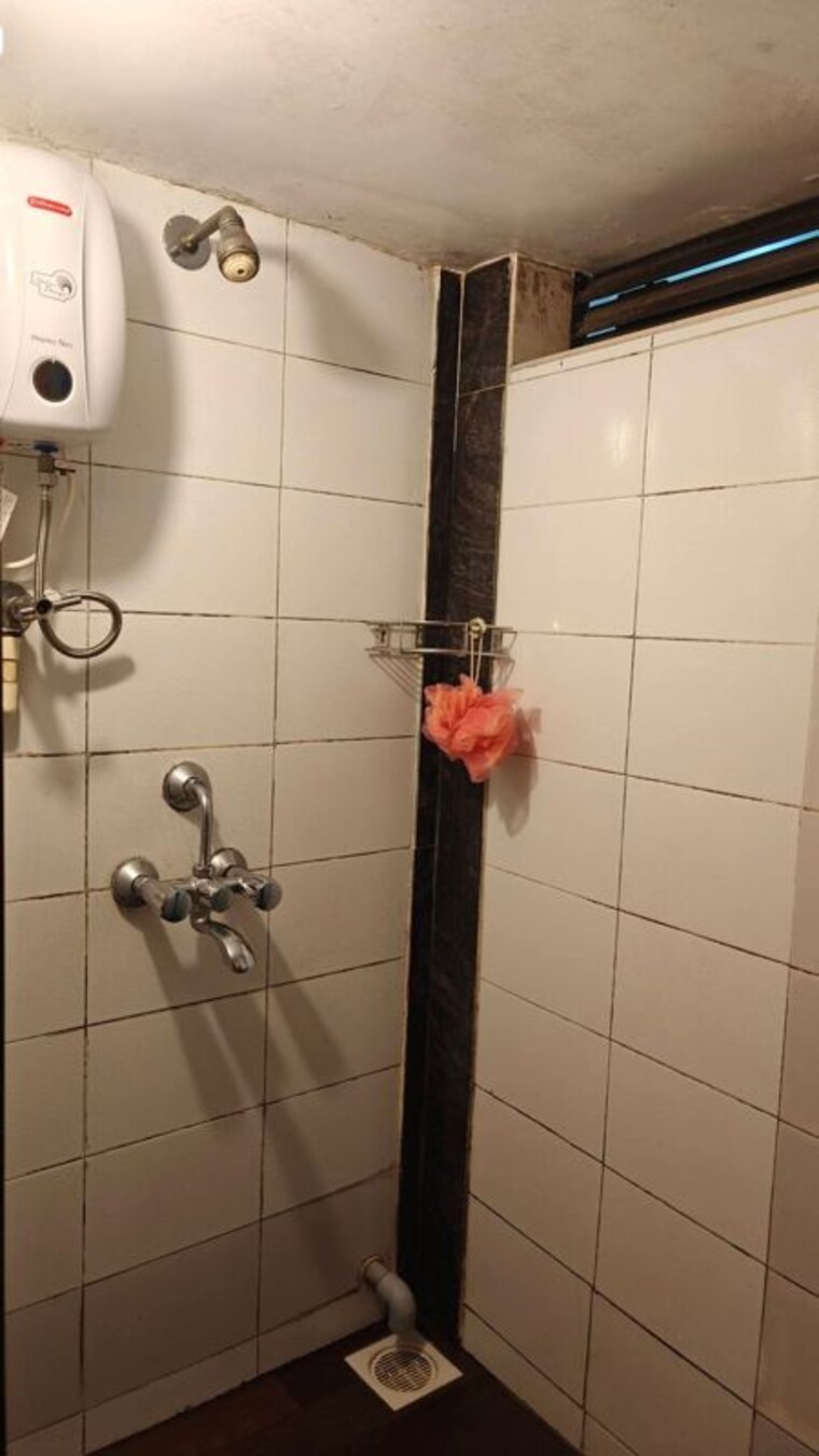 Bathroom, vijaya-heights-matunga-east 1 RK 300 Sq.Ft. Apartment In Matunga East Mumbai 10725901