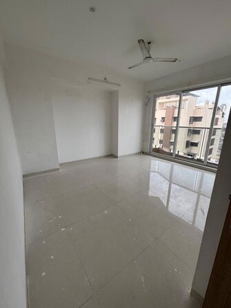 2 BHK Apartment For Rent in Dosti Group Imperia in Manpada, Thane