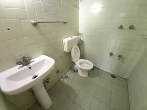 Bathroom in 2 BHK Apartment at Richmond Town – for Rent