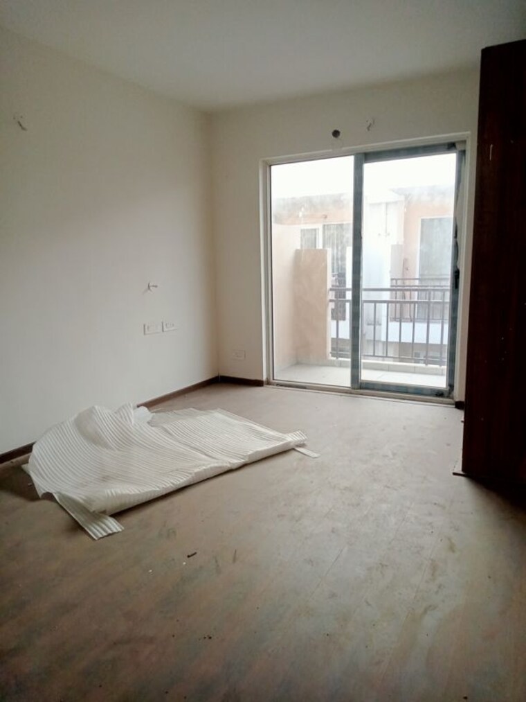 Room, sushma-valencia 3 Bedroom 250 Sq.Yd. Apartment In International Airport Road Zirakpur 10725919