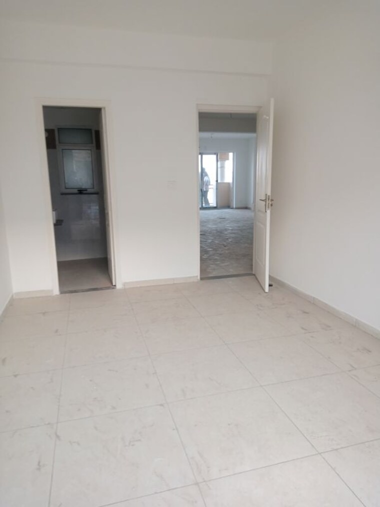 Room, sushma-valencia 3 Bedroom 250 Sq.Yd. Apartment In International Airport Road Zirakpur 10725919