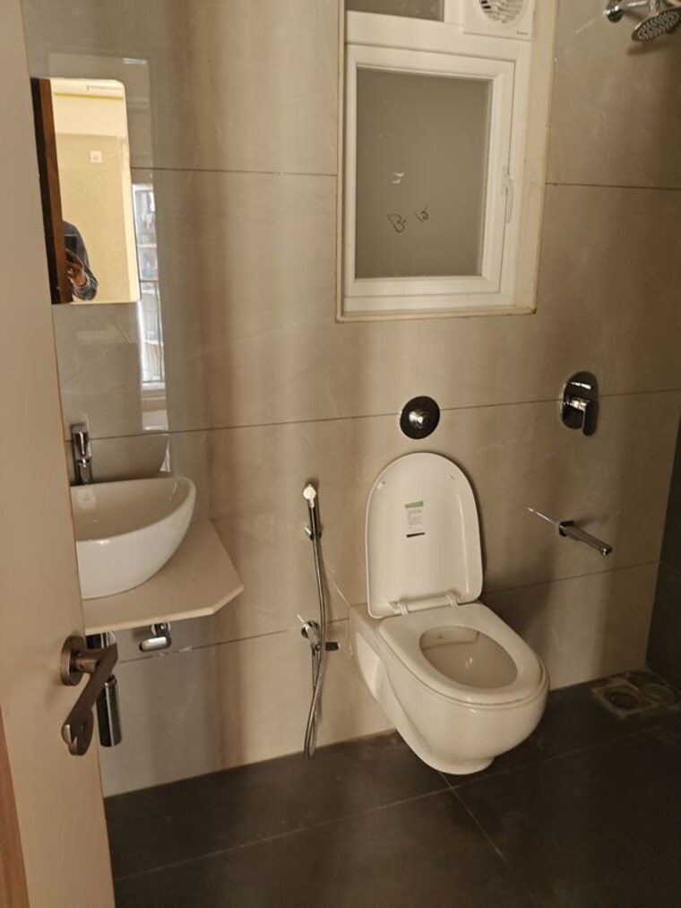 Bathroom, kurla east 1 Bedroom 460 Sq.Ft. Apartment In Kurla East Mumbai 10725924
