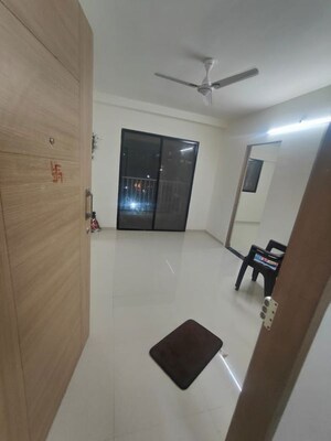 Furnished Amenities in 1 BHK Apartment at Kohinoor Sapphire, Tathawade – for Rent