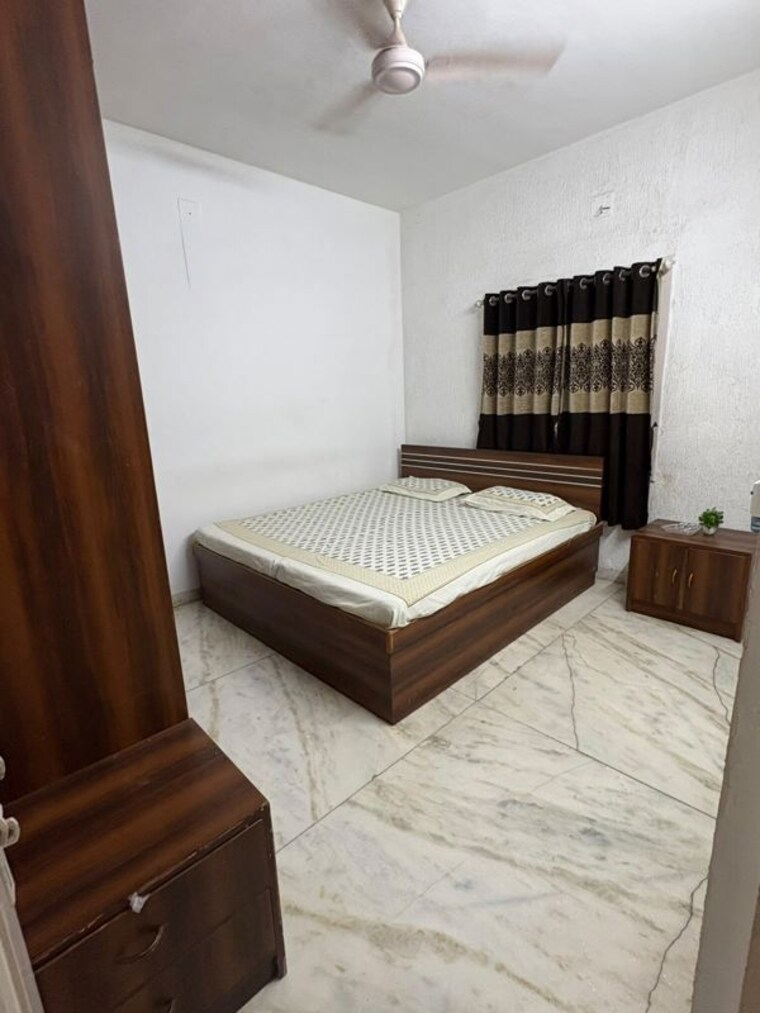 Bedroom, thaltej 4 Bedroom 210 Sq.Yd. Villa In Thaltej Ahmedabad 10725948