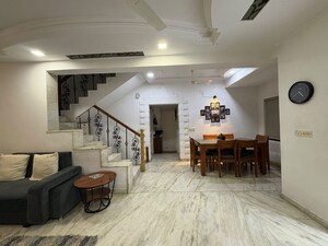 Bedroom in 4 BHK Villa at Thaltej – for Sale