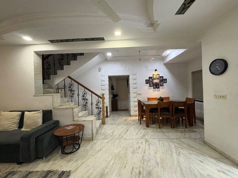 Bedroom, thaltej 4 Bedroom 210 Sq.Yd. Villa In Thaltej Ahmedabad 10725948