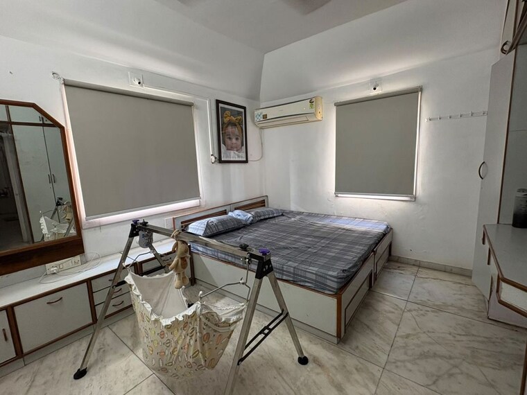 Room, thaltej 4 Bedroom 210 Sq.Yd. Villa In Thaltej Ahmedabad 10725948