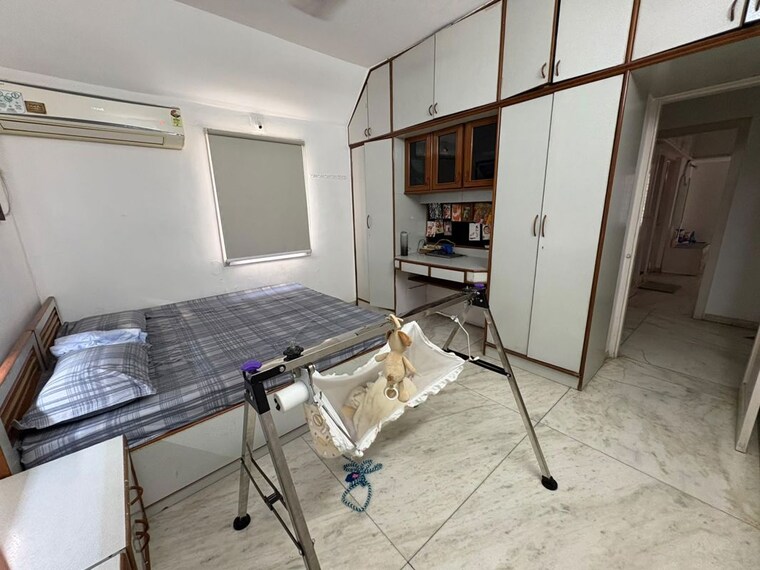 Room, thaltej 4 Bedroom 210 Sq.Yd. Villa In Thaltej Ahmedabad 10725948