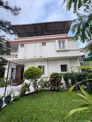 4 BHK Villa – Exterior View View at Thaltej - for Sale
