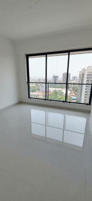 Bedroom in 2.5 BHK Apartment at Shantiniketan Apartments Matunga, Matunga East – for Rent