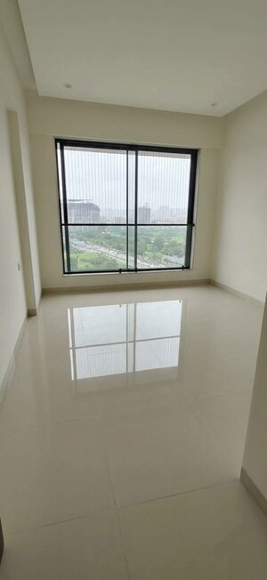 Bedroom in 2.5 BHK Apartment at Shantiniketan Apartments Matunga, Matunga East – for Rent