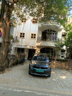 2.5 BHK Builder Floor For Sale in Unitech South City II