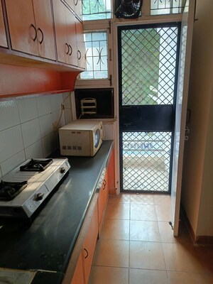 Kitchen in 2.5 BHK Builder Floor at Unitech South City II, Sector 50 – for Sale