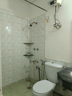 Bathroom in 2.5 BHK Builder Floor at Unitech South City II, Sector 50 – for Sale