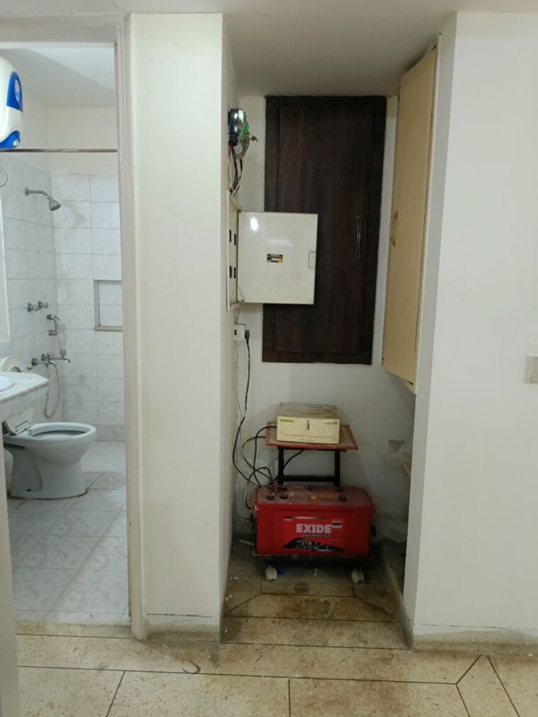 Bathroom, unitech-south-city-ii 2.5 Bedroom 1100 Sq.Ft. Builder Floor In Sector 50 Gurgaon 10725973