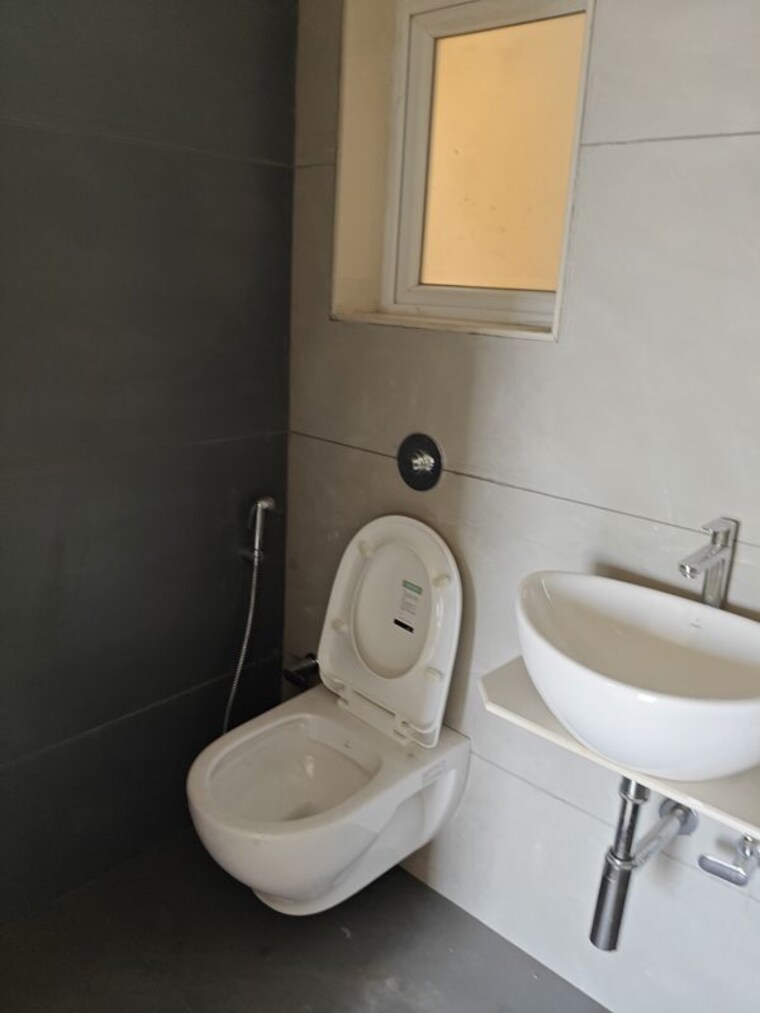 Bathroom, nehru nagar 1 Bedroom 475 Sq.Ft. Apartment In Nehru Nagar Mumbai 10725984