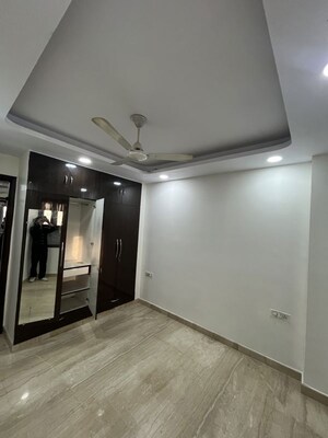 Furnished Amenities in 3 BHK Builder Floor at Rajouri Garden – for Rent