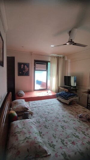 Living Room in 1 RK Builder Floor at Sector 47 – for Rent