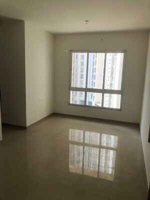 Room in 1 BHK Apartment at Puranik Rumah Bali, Ghodbunder Road – for Rent