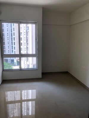 Room in 1 BHK Apartment at Puranik Rumah Bali, Ghodbunder Road – for Rent