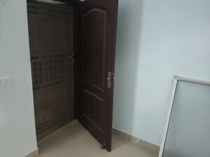 2 BHK Apartment – Entrance View at Gardenia Golf City, Sector 75 - for Rent