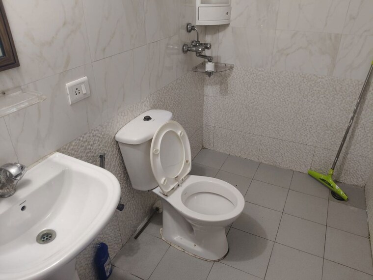 Bathroom, gardenia-golf-city 2 Bedroom 950 Sq.Ft. Apartment In Sector 75 Noida 10725992