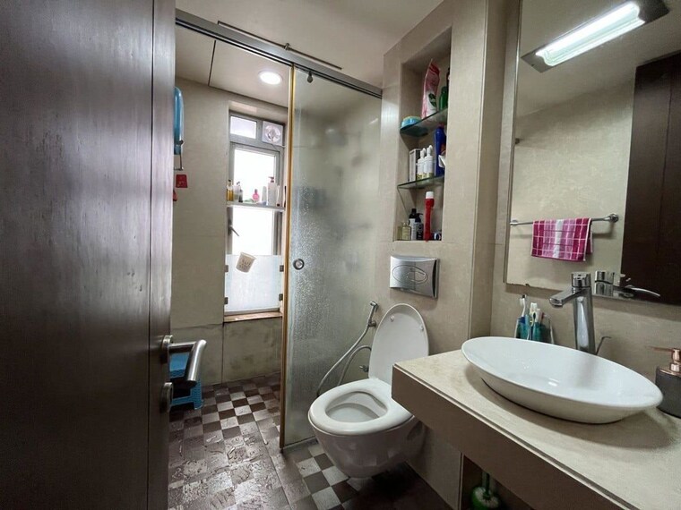 Bathroom, lodha-grandeur 3 Bedroom 1190 Sq.Ft. Apartment In Prabhadevi Mumbai 10726079